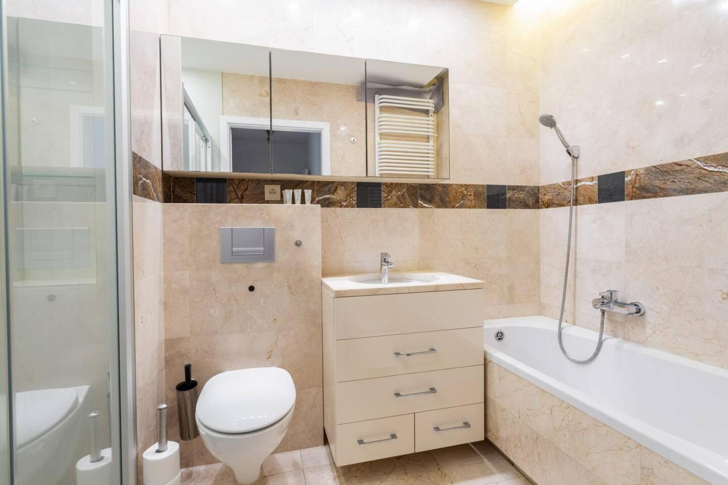 Superb Czerska Family Apartment 바르샤바 외부 사진